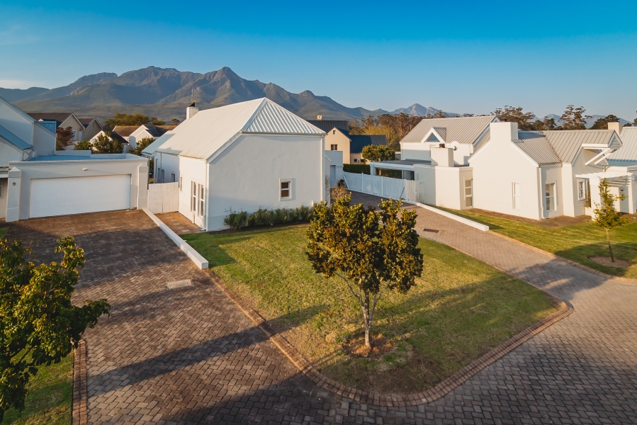 3 Bedroom Property for Sale in Kingswood Golf Estate Western Cape